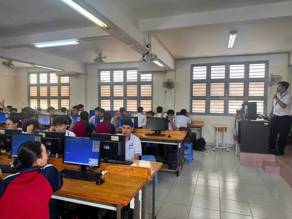 Thời khóa biểu được thiết kế riêng cho từng học sinh tại Trường THPT Nguyễn An Ninh.
