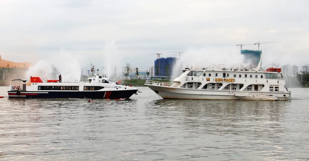 Ứng phó tàu khách đâm tàu du lịch, 118 người gặp nạn    ảnh 2