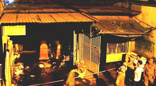 Hiện trường vụ cháy căn nhà vừa sử dụng để ở vừa kinh doanh trại hòm làm 4 người chết tại quận Bình Tân vào ngày 12-3