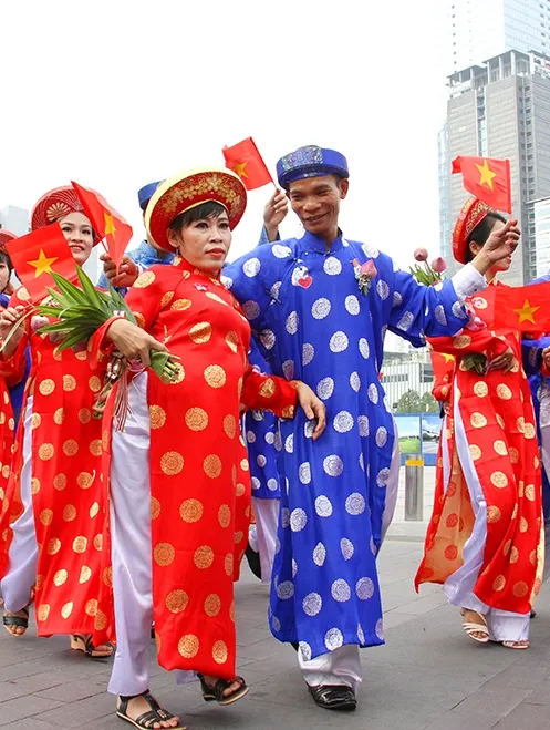 100 cặp đôi tham gia lễ cưới tập thể trong ngày Quốc khánh 2-9 ảnh 6