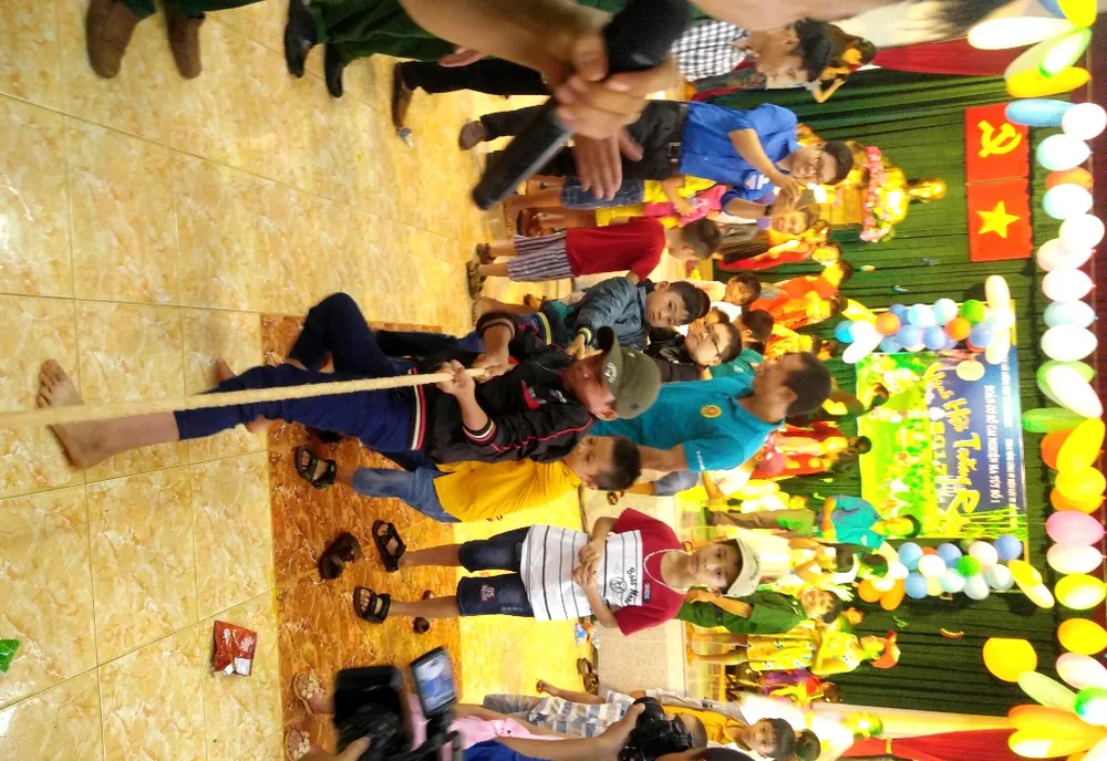 600 triệu đồng giúp thiếu nhi nhiều địa phương đón Tết Trung thu ấm áp ảnh 1