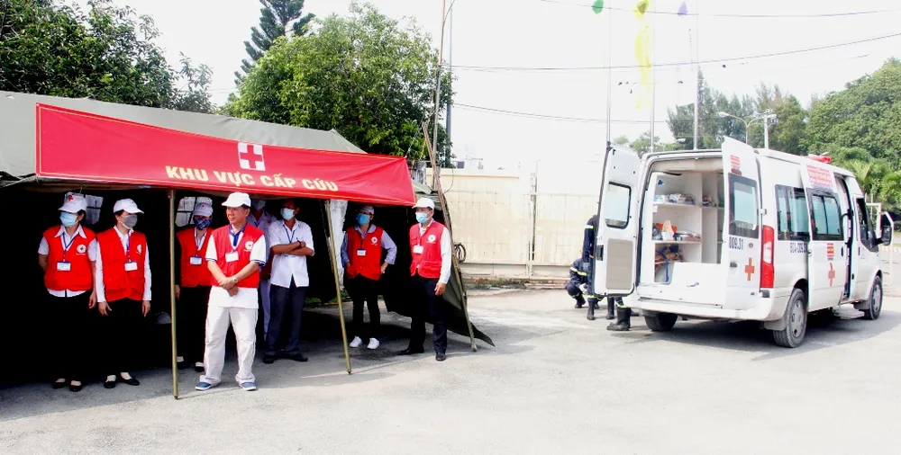 Hơn 900 người tham gia diễn tập chữa cháy, cứu nạn tại Tổng kho xăng dầu Nhà Bè ảnh 7