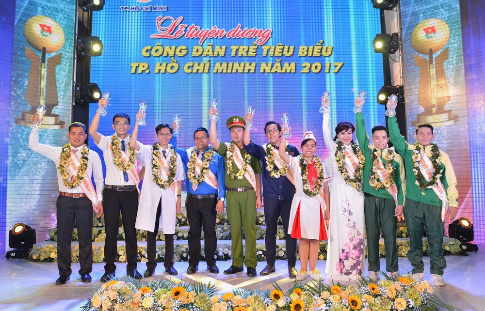 Tuyên dương 10 công dân trẻ tiêu biểu TPHCM năm 2017 ảnh 2