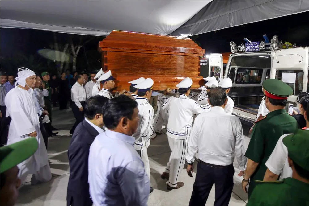 Người dân “Đất thép thành đồng” tiễn biệt bác Sáu Khải ảnh 6