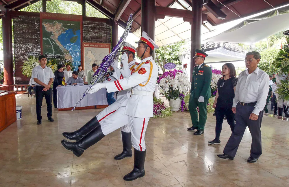 Để lại trên đời bao tiếng thơm​ ảnh 10