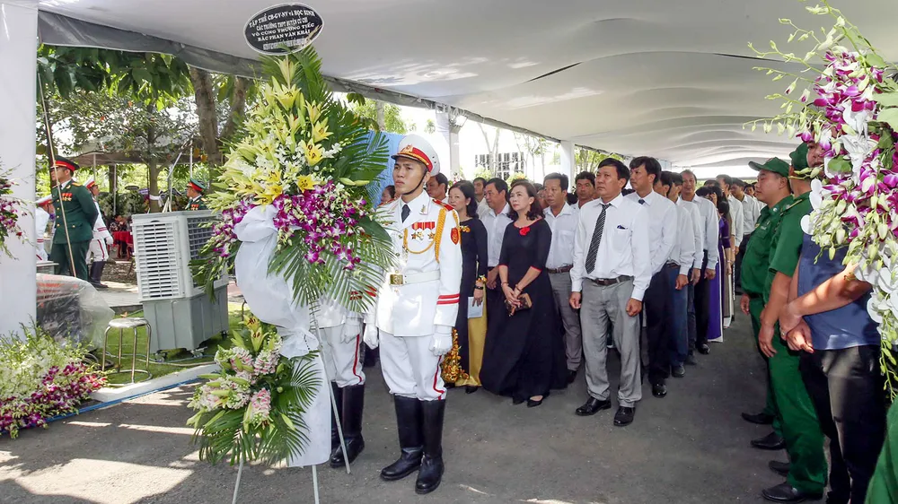 Để lại trên đời bao tiếng thơm​ ảnh 6