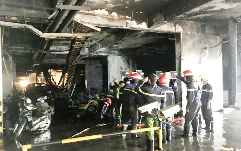 Cư dân chung cư Carina Plaza được về nơi ở cũ sau 7 tháng xảy ra cháy ảnh 1