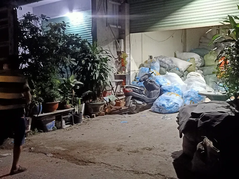 Phát hiện gần 800kg khẩu trang đã qua sử dụng chuẩn bị bán ra thị trường ảnh 3