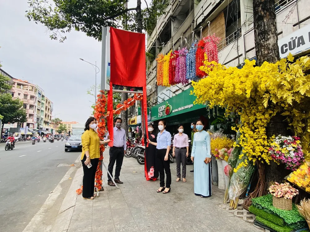 Ra mắt Phố chuyên doanh hoa vải Chợ Lớn ảnh 1