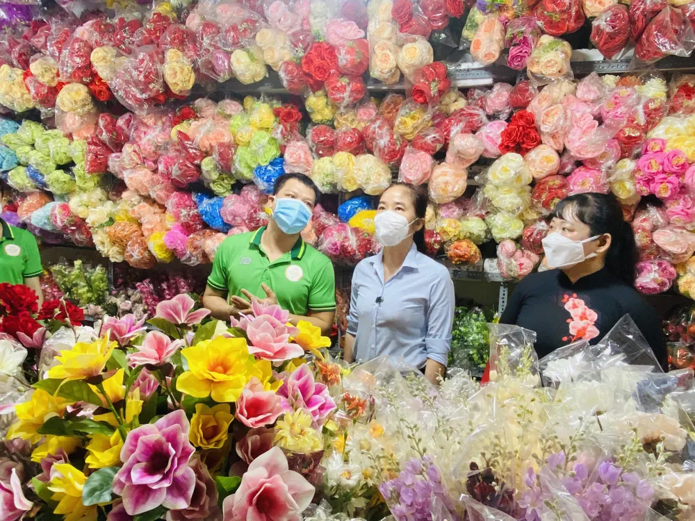 Ra mắt Phố chuyên doanh hoa vải Chợ Lớn ảnh 2