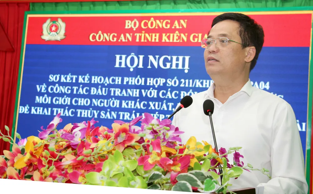 ong-le-quoc-anh-pho-chu-tich-ubnd-tinh-kien-giang-phat-bieuetr-tai-hoi-nghi-2662.jpg