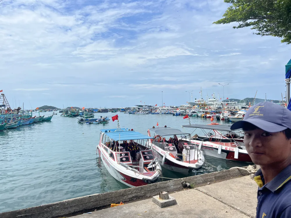 Tàu thuyền, ca nô được neo đậu tại cảng An Thới từ ngày 5-7(1).jpg