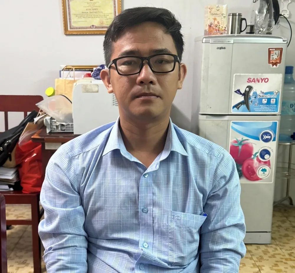 Huy đến cơ quan Công an đầu thú, sau khi hay tin Quyền bị bắt,.jpg