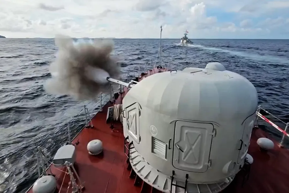 3. Thực hành bắn mục tiêu trên mặt nước.jpg