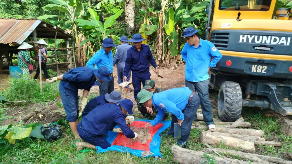 Đội K92 đã quy tập và cất bốc được 19 bộ hài cốt trên địa bàn ấp Bình Đông, xã Bình An, huyện Kiên Lương.jpg