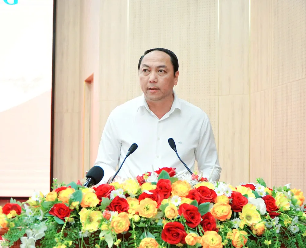 3. Tân Chủ tịch HĐND tỉnh Kiên Giang Lâm Minh Thành phát biểu bế mạc kỳ họp HĐND tỉnh..jpg