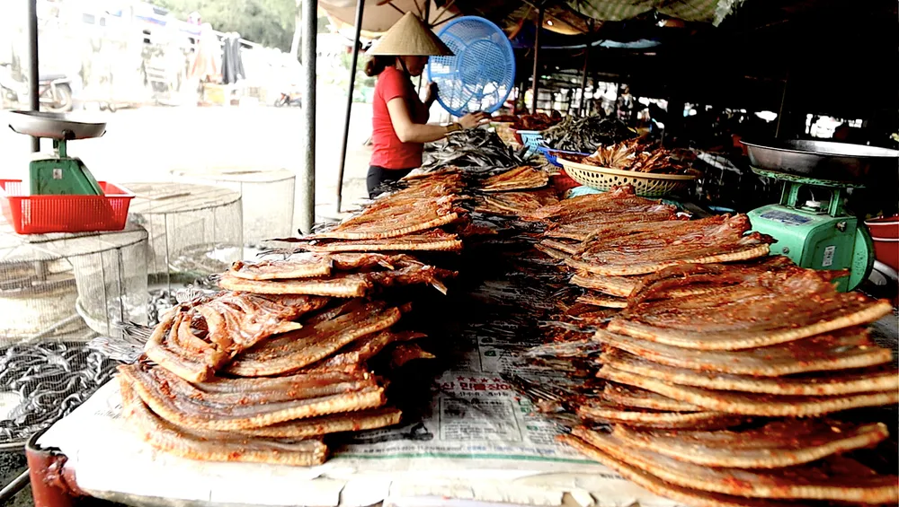 BAN HANG BIEN GIOI - ANH 4.png