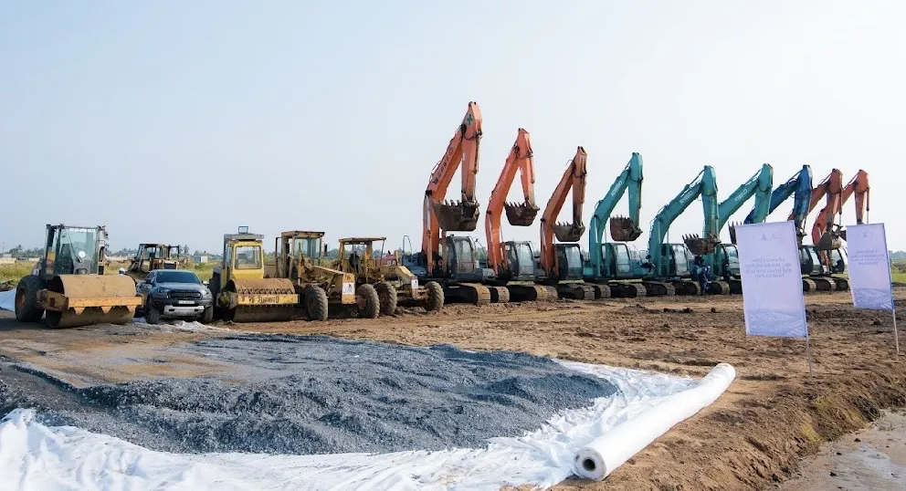 Thực hiện nghi thức động thổ tại Khu công nghiệp Tandoland (huyện Bến Lức, Long An)