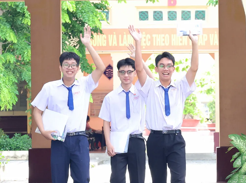 ĐBSCL: 1 thí sinh bị ngất xỉu, 1 trường hợp được bố trí phòng thi riêng