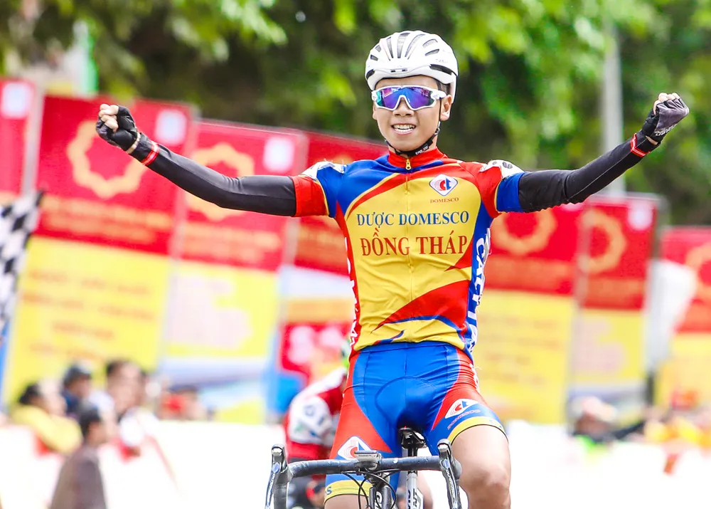 Niềm vui của Phan Hoàng Thái khi về đích. 