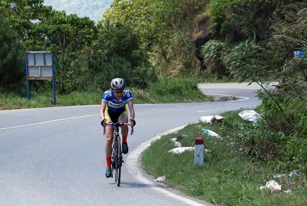 Quật ngã đương kim áo vàng người Nhật Bản, hai cô gái An Giang về đầu ảnh 1