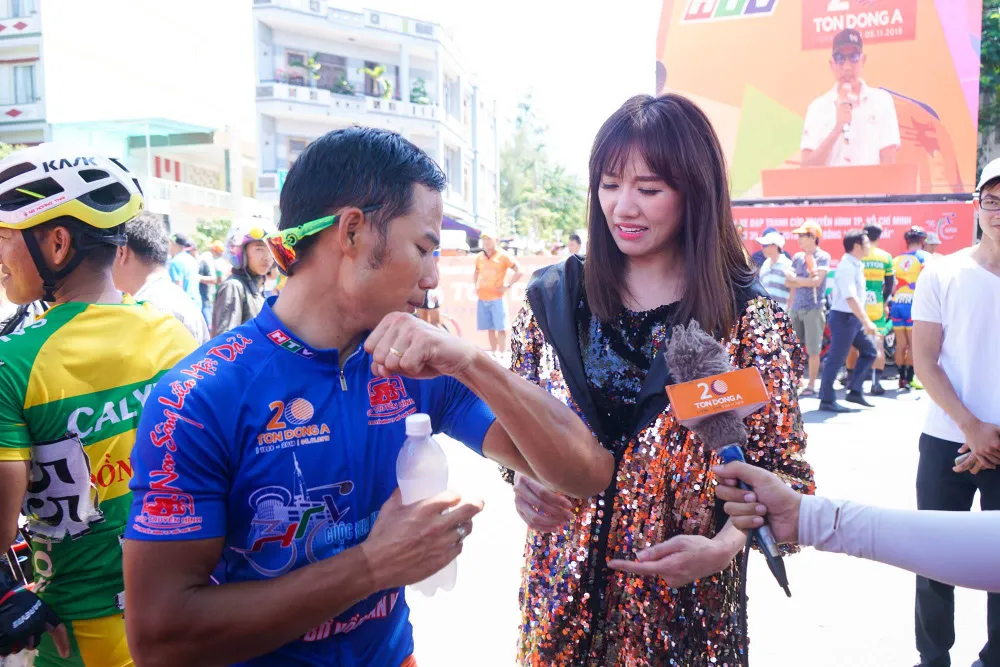 Cúp Truyền hình TPHCM 2018: Nguyễn Thành Tâm đòi lại áo vàng ảnh 3