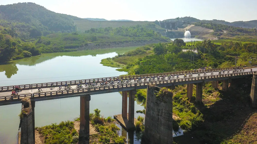 Ngã gãy xương vai, Minh Trí phải chia tay Cúp Truyền hình TPHCM 2018 ảnh 1