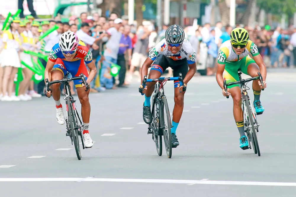 Tuyển thủ Phan Hoàng Thái quật ngã Tấn Đại đoạt áo xanh ảnh 2