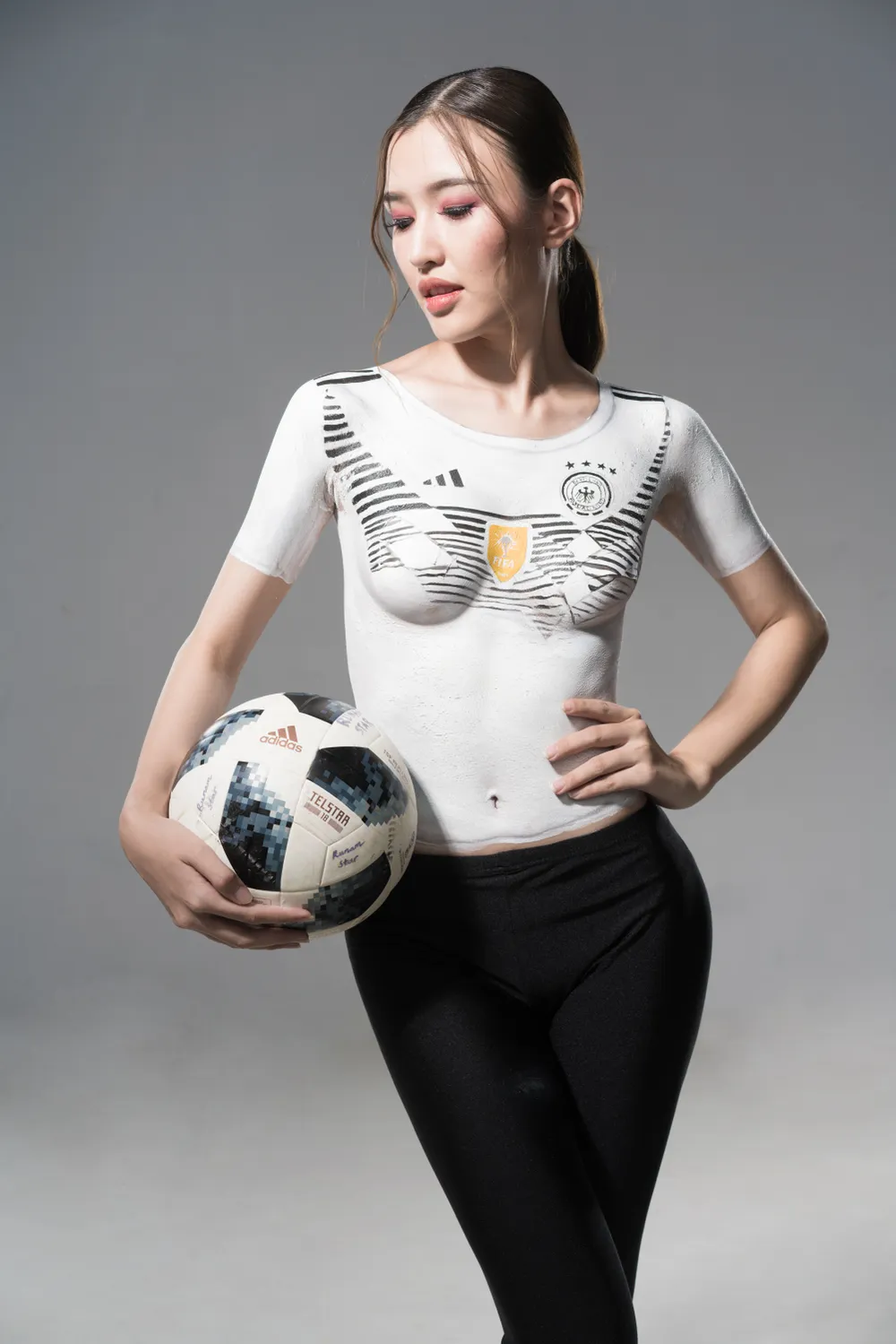 Hoa khôi sinh viên Hà Nội 2014 Phương Chi: 15 năm yêu tuyển Đức vì lý do đặc biệt ảnh 1