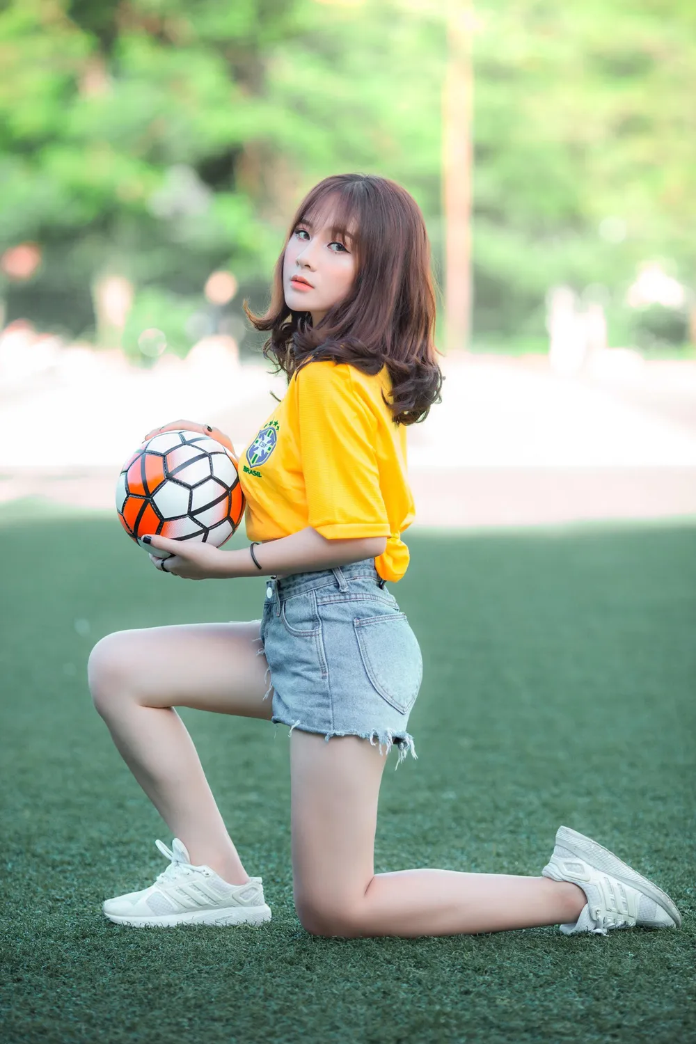 Hot girl Nguyễn Ngọc Anh: “Không muốn Neymar tịt ngòi giống Messi” ảnh 3