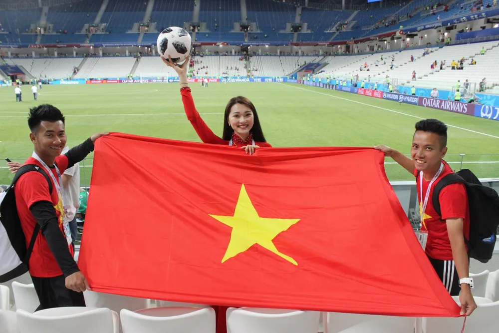 Người đẹp Ngọc Nữ: “Ronaldo sẽ vượt Harry Kane” ảnh 3