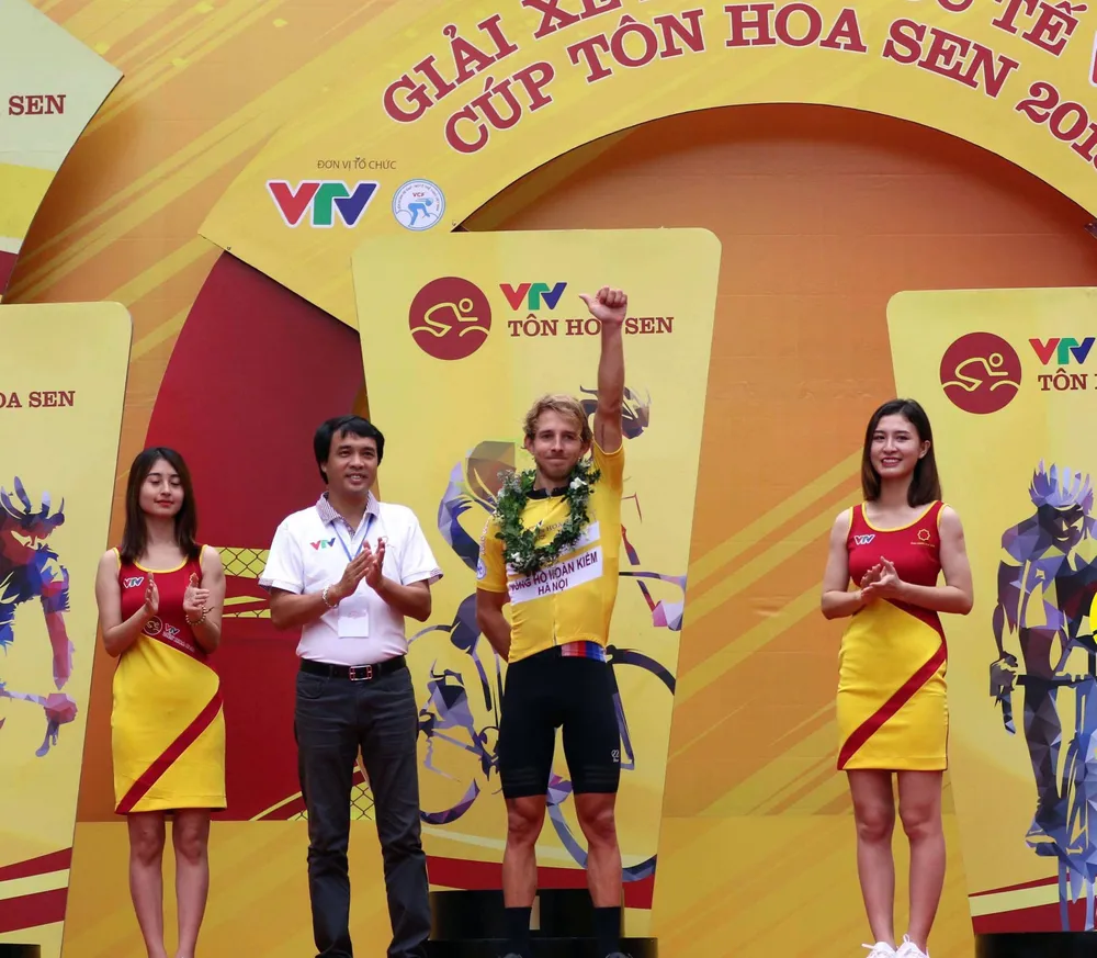 Giải xe đạp quốc tế VTV 2018: Nguyễn Thành Tâm thử sức nước rút các khách mời quốc tế ảnh 1