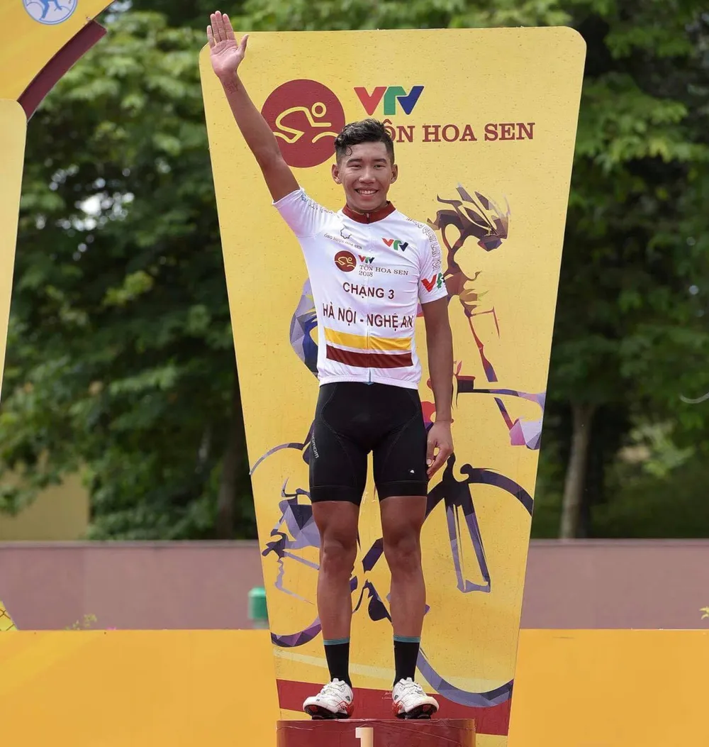 Nguyễn Đắc Thời giữ áo trắng lẫn áo vàng sau 4 chặng. 