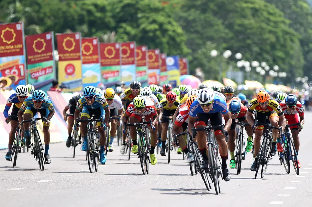 Pha nước rút tại đích đến. 