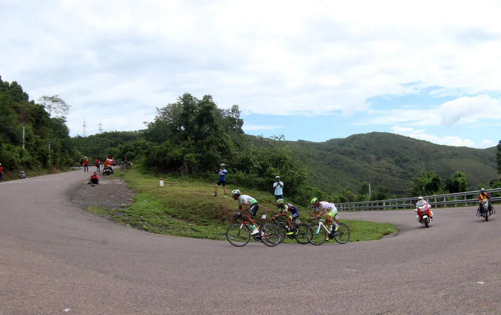 Đánh áo vàng bất thành, An Giang mất luôn đồng đội ảnh 1