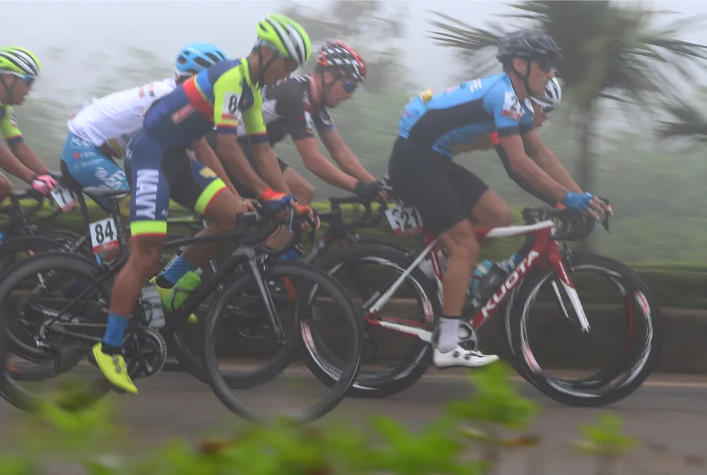 Cuộc lật đổ áo xanh thành công của tay đua Hàn Quốc ảnh 2