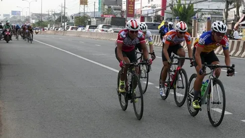 Lê Nguyệt Minh tiếp tục ra oai ảnh 1