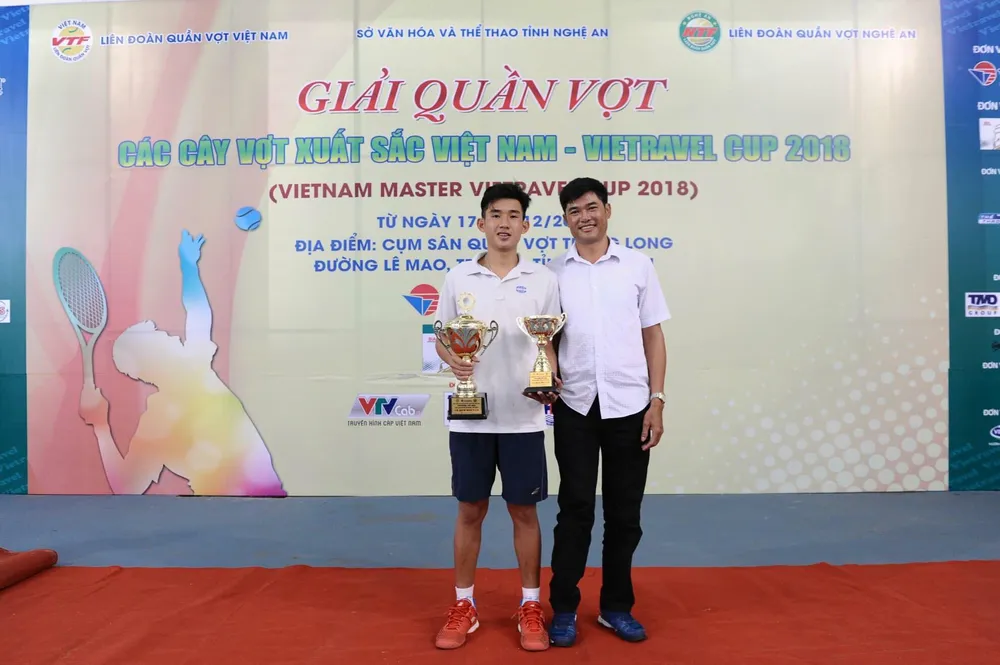 Cậu bé “lượm bóng” Việt Nam giành quyền dự giải quần vợt trẻ Grand Slam danh giá thế giới ảnh 1