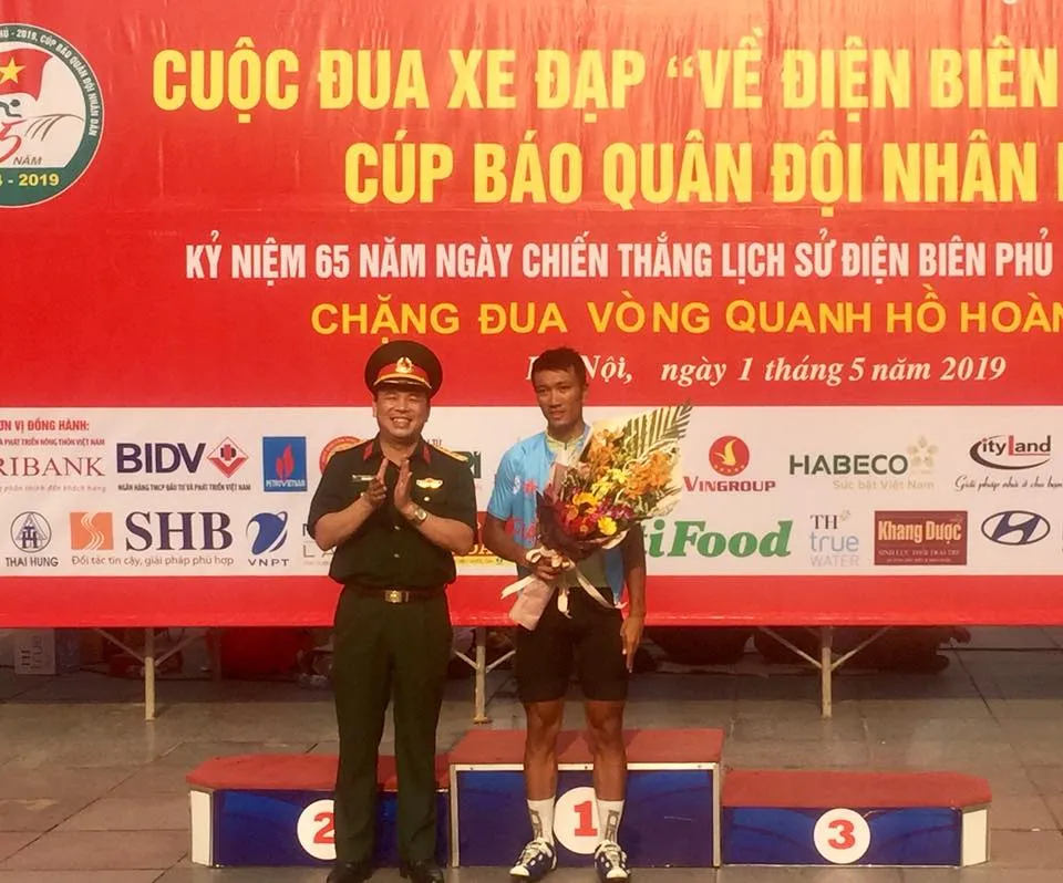 Tập đoàn Lộc Trời thắng lớn chặng đầu tiên giải xe đạp “Về Điện Biên” ảnh 1