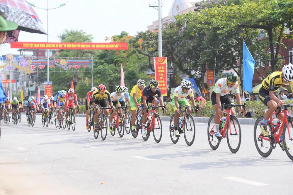 Mirsamad đoạt áo vàng chung cuôc Giải xe đạp “Về Điện Biên” ảnh 1