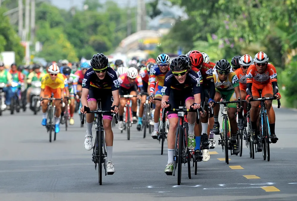 Giải xe đạp Về Nông Thôn: Endenrbat độc diễn ngoạn mục lật đổ áo vàng ảnh 1