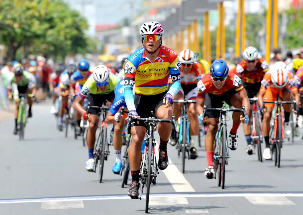 Tay dua Trần Tuấn Kiệt về nhất chặng. Ảnh: NGUYỄN NHÂN