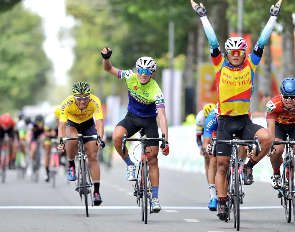 Tay đua Trần Tuấn Kiệt lại có cơ hội mừng chiến thắng. Ảnh: NGUYỄN NHÂN