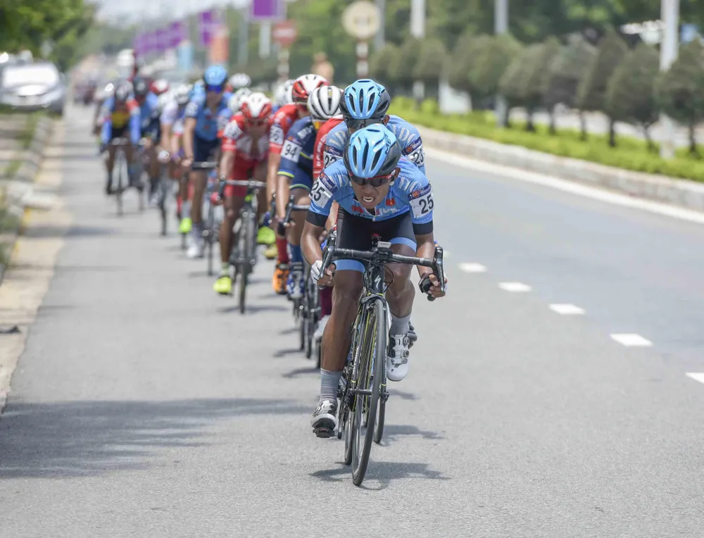 Giải xe đạp quốc tế VTV Cúp: Loic lấy lại áo vàng giúp Bike Life Đồng Nai thắng lớn ảnh 2