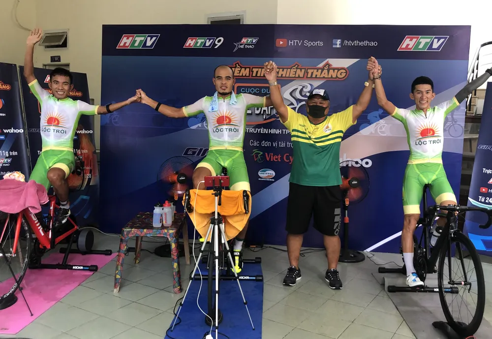 Giải xe đạp Thực tế ảo HTV: “Thần núi” Lê Ngọc Sơn hoàn thành cú hattrick ảnh 2
