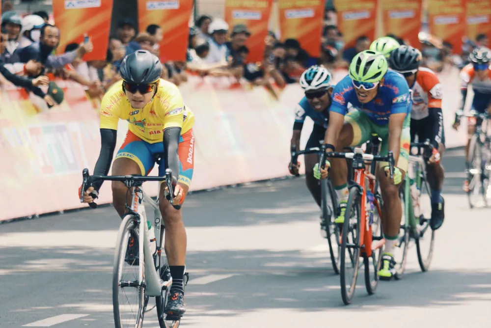 Tay đua Trần Tuấn Kiệt lần thứ 2 thắng chặng Cúp xe đạp Truyền hình TPHCM ảnh 2