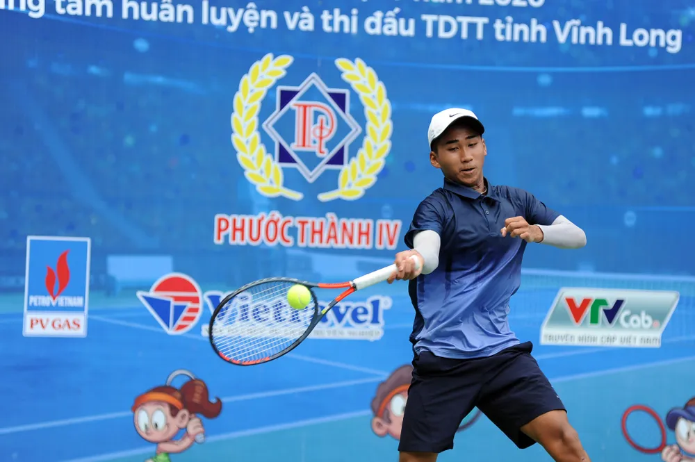 Tay vợt Minh Đức ngày càng trưởng thành khi gia nhập Hải Đăng. 