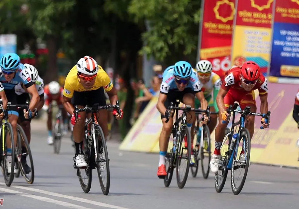 Giải xe đạp VTV - Cúp Tôn Hoa Sen 2020 điều chỉnh lộ trình vì mưa bão ảnh 1