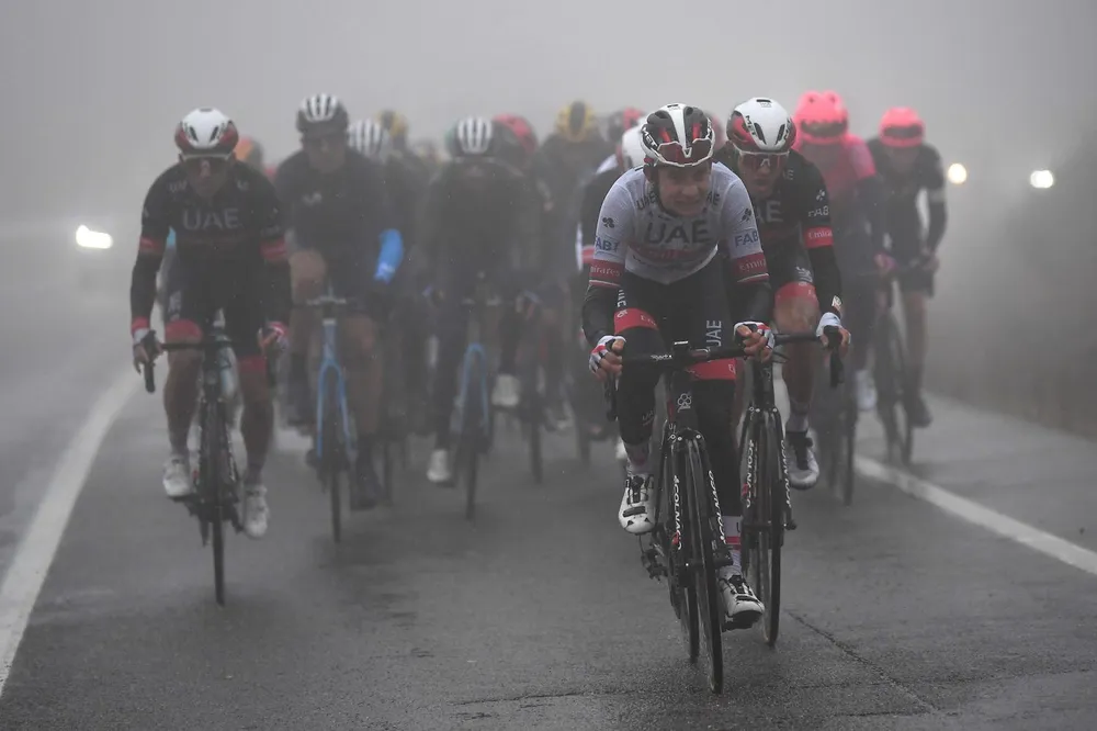 Dời đích 3km vì dầu loang ở chặng đấu dài nhất trong năm ảnh 1