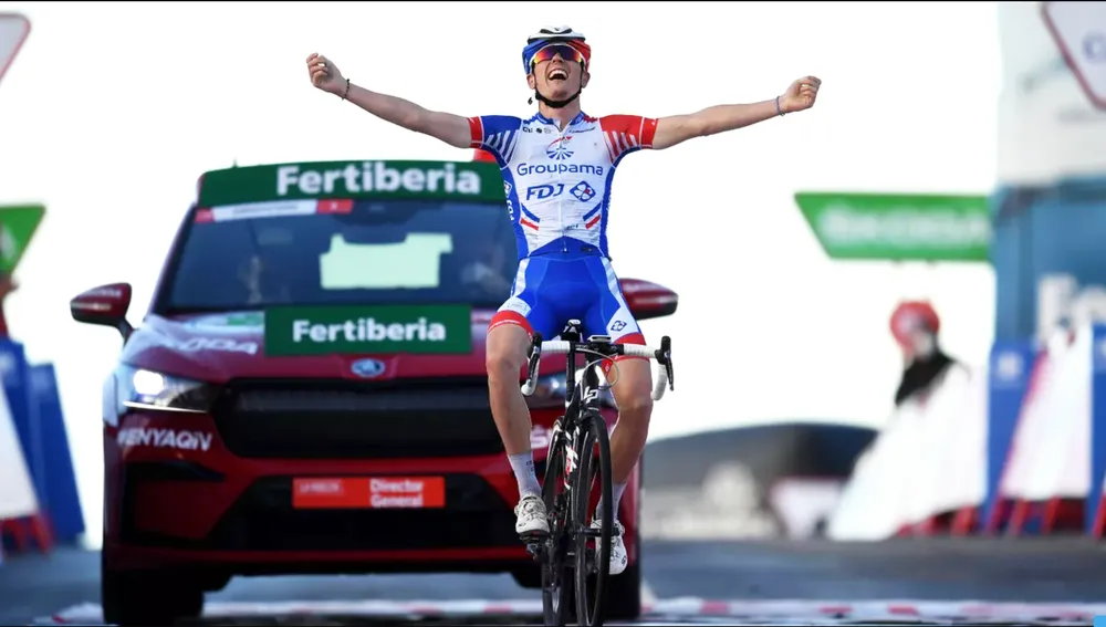 David Gaudu mừng chiến thắng chặng 17. Ảnh: Getty Images